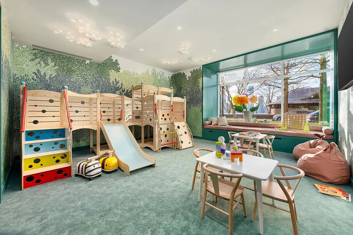 20 River Terrace Unit: 14M