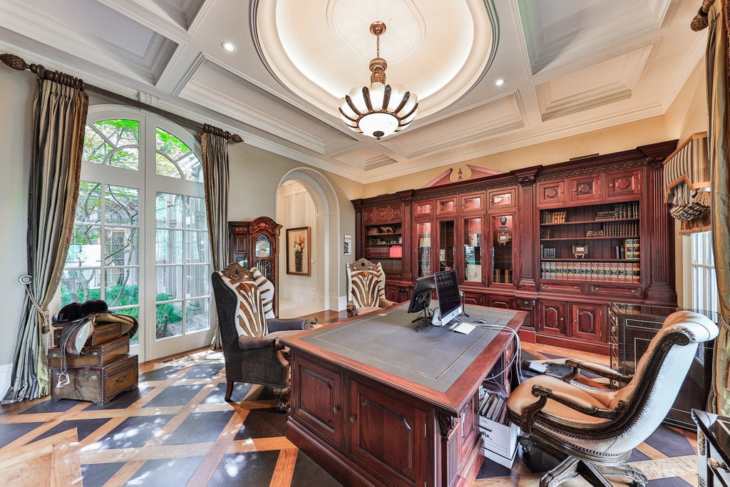 489 Lakeshore Road East