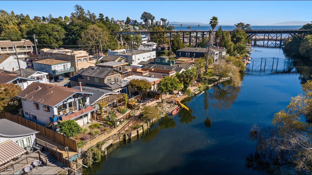 427 Riverview Ave in Capitola | Margaret Julien