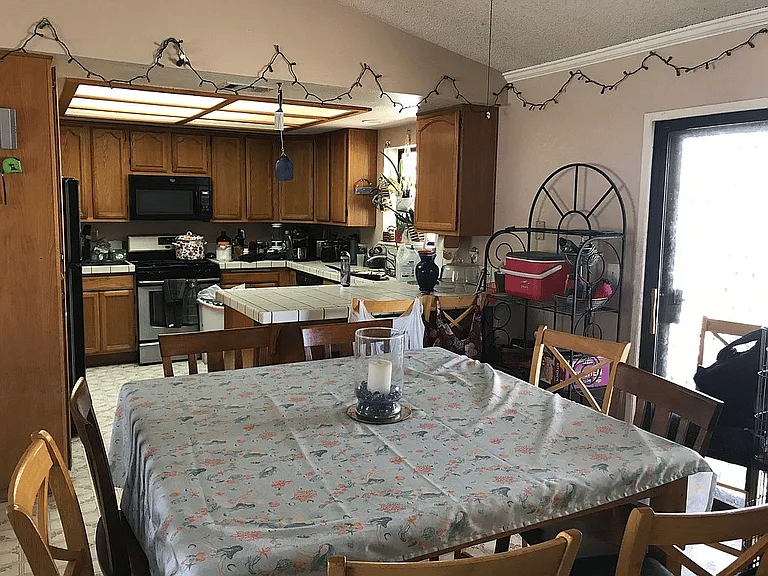 17375 Laredo Vista Ave