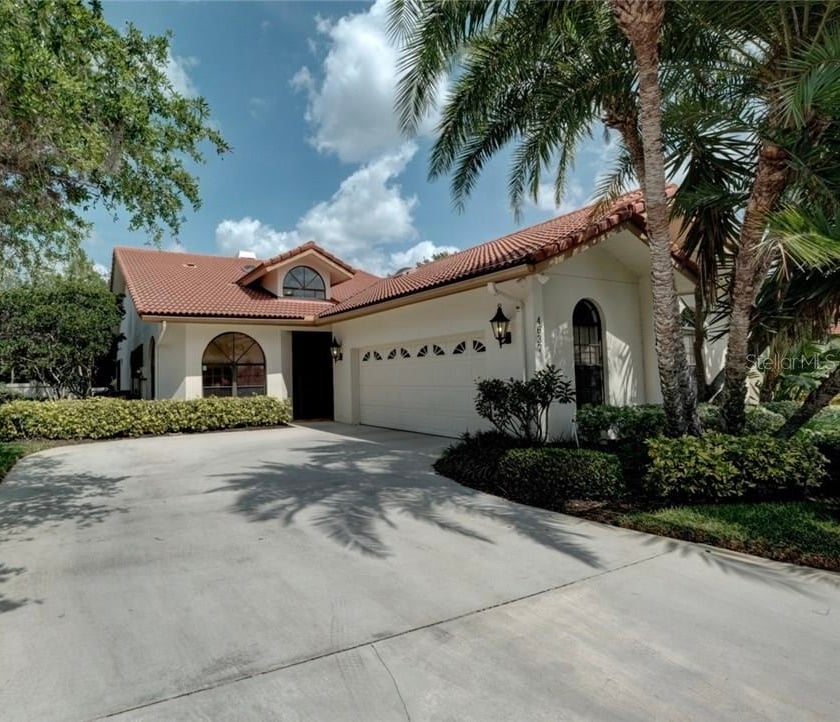 4637 Las Brisas Ln