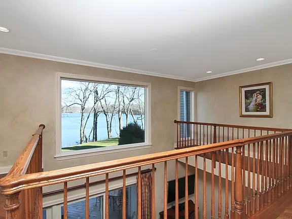 5 Waterside Close