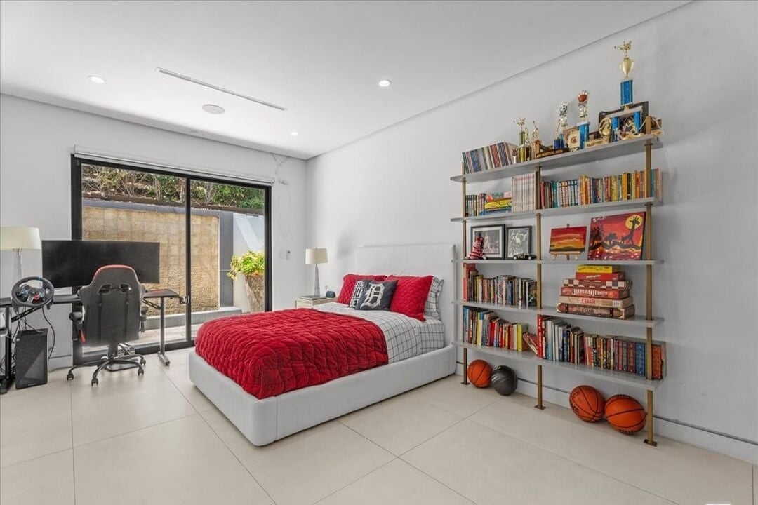 Celestia Estate, Hercules Dr, 90046