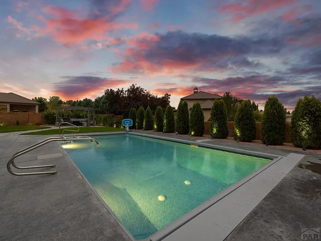 3938 Augusta Ln