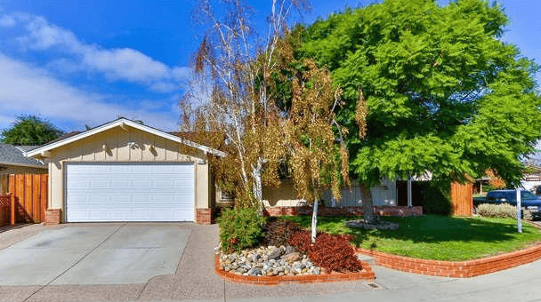 4829 Regents Park Ln 