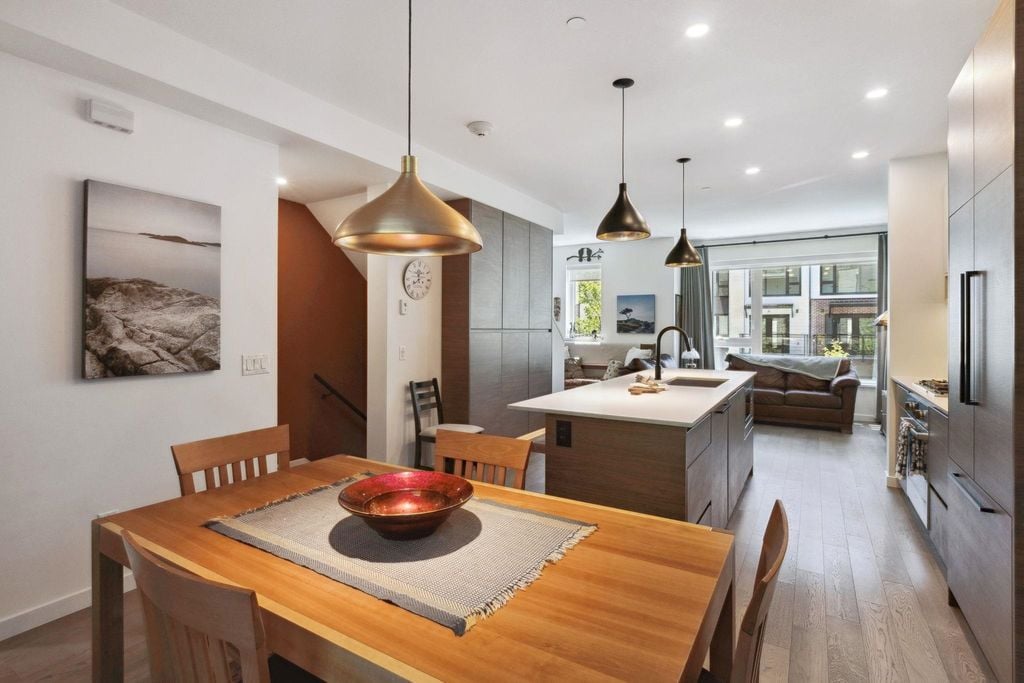 528 E 2nd St, #54