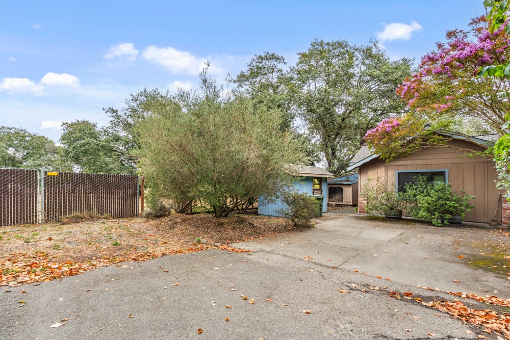 5152 Mcfarlane Rd