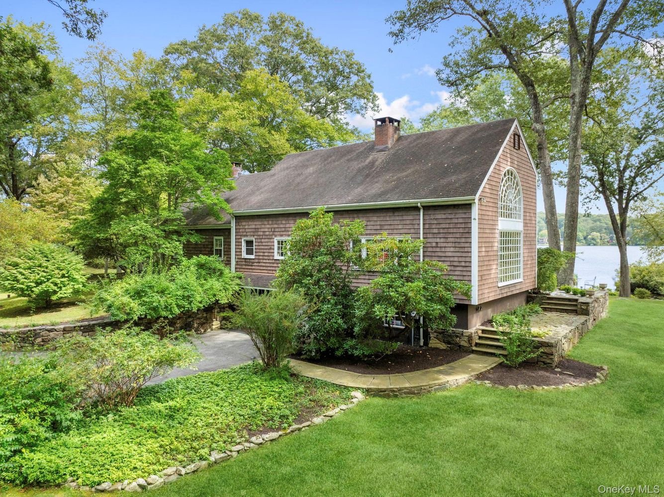 93 Cross Pond Rd