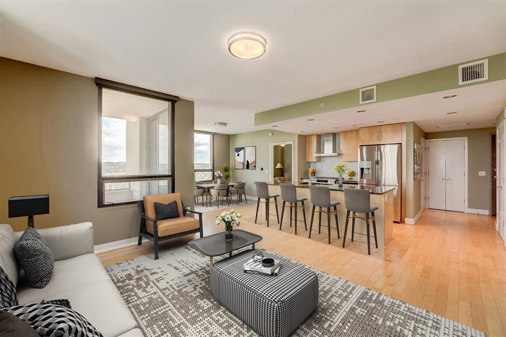 300 Bowie St #2503