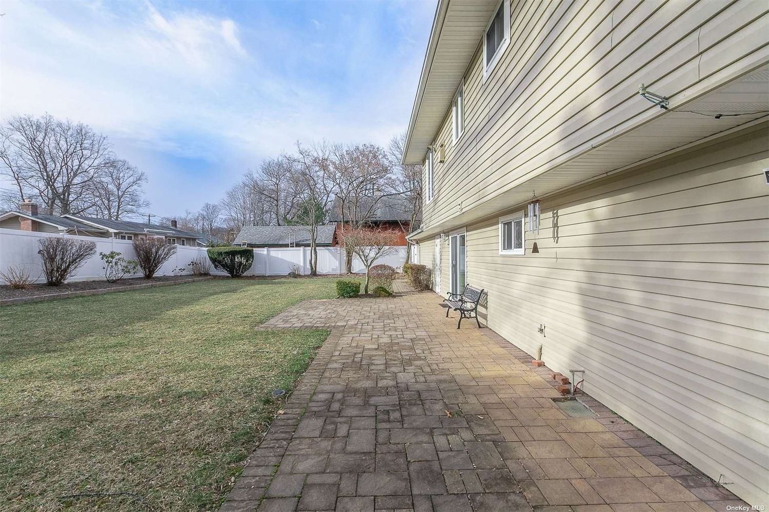 37 Laurel Rd