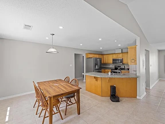 149 Conquest Ave
