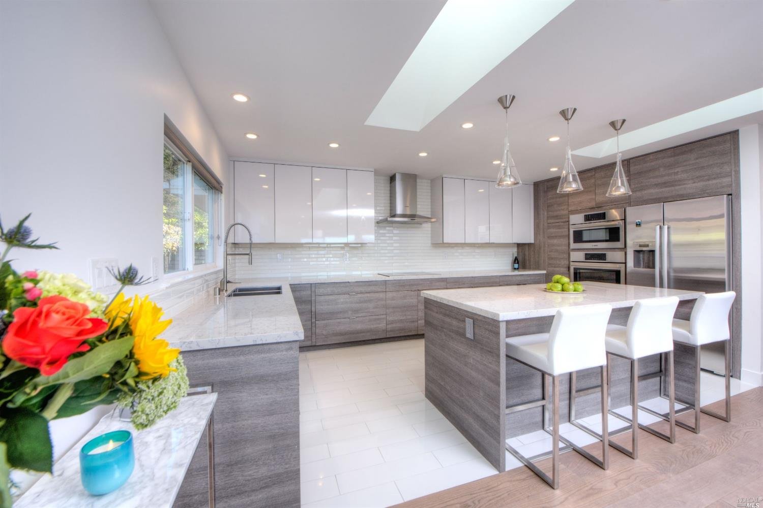 13 Constitution Dr