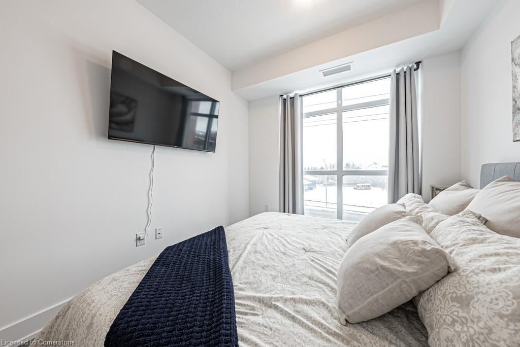450 Dundas St E Unit: 302