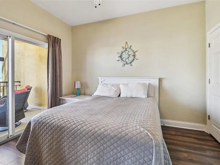 10315 Gulf Blvd #302