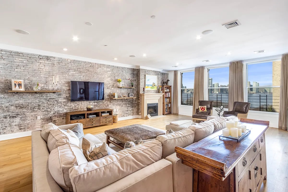 481 Washington Street Unit: 5S