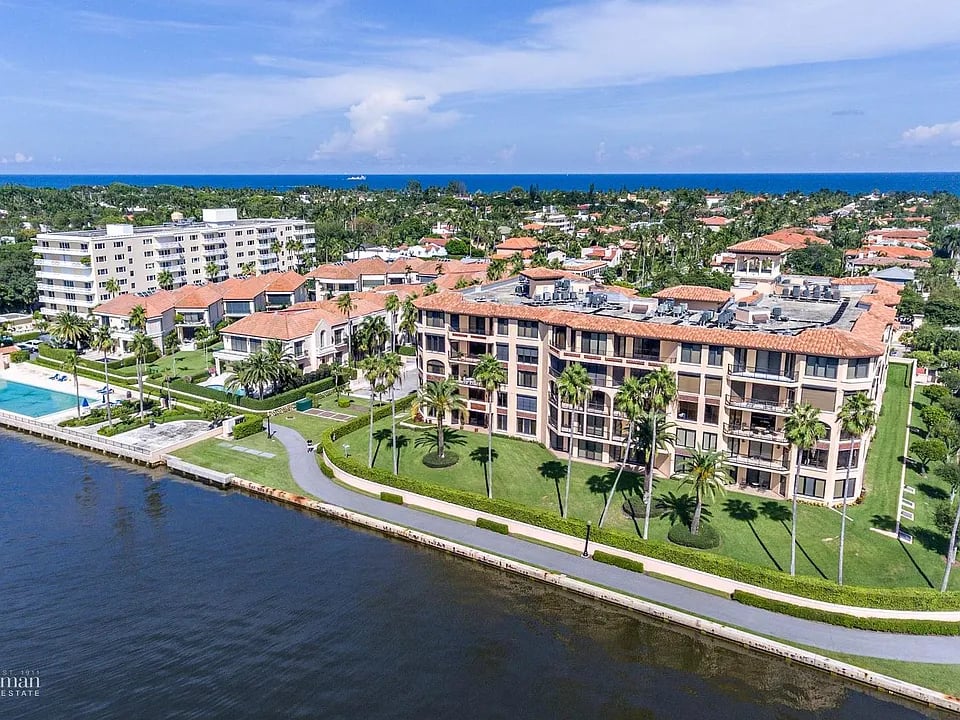 200 Bradley Place Unit: 205