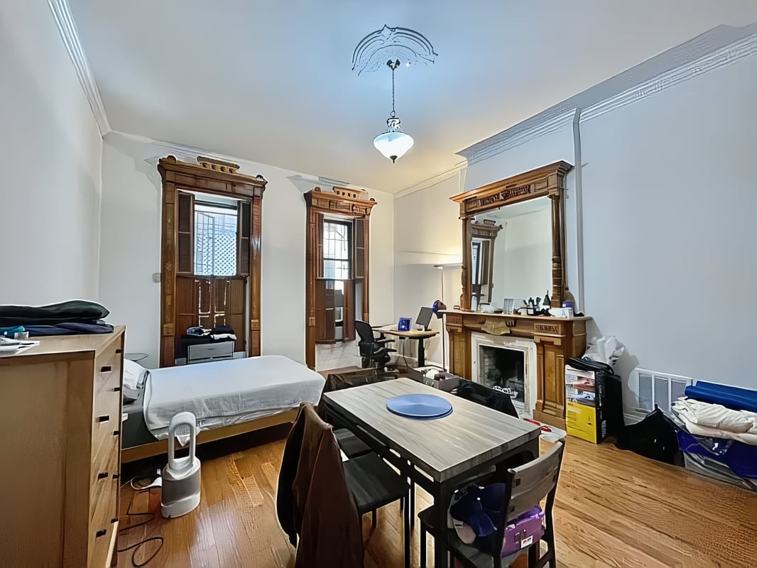 858 Lexington Ave, #2