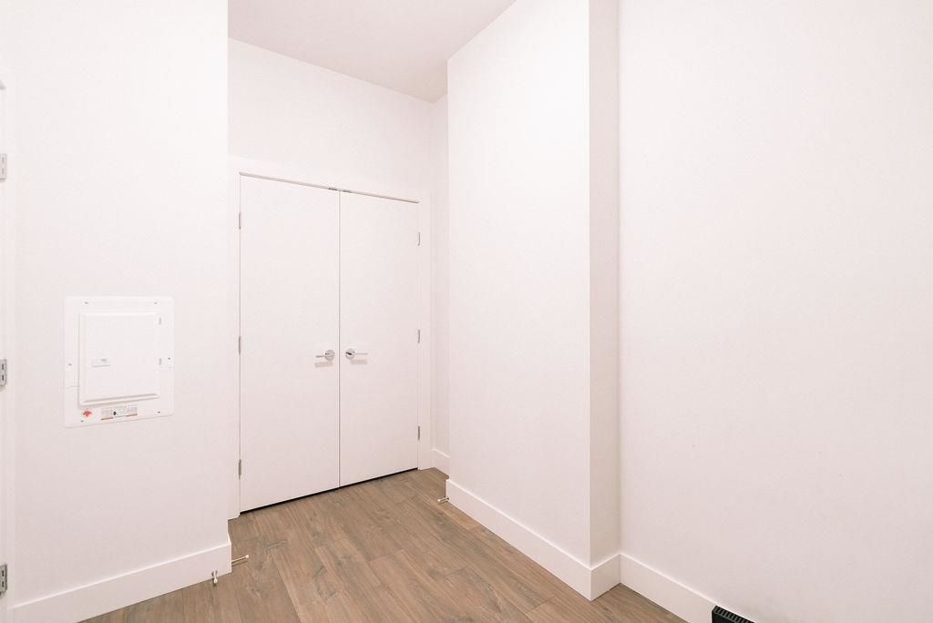 258 Nelson's Ct, #102
