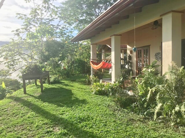 Waterfall River Luxury Home, Dominical, Puntarenas