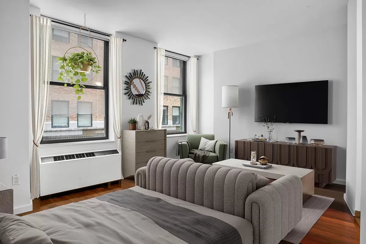 1 Wall Street Ct, #407