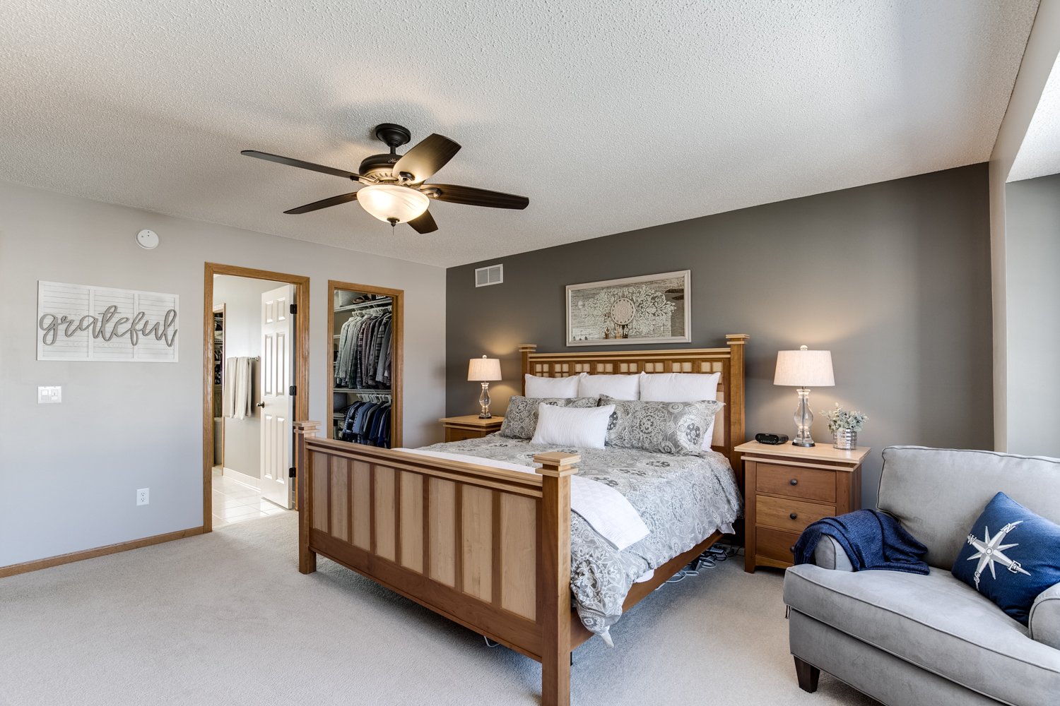 Beautiful 2-Story in Desirable OakParke Estates