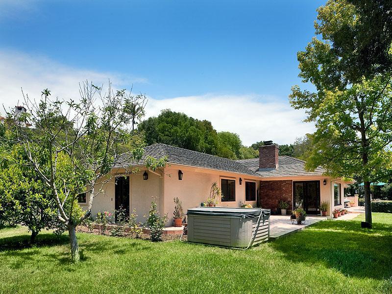 1365 Estrella Dr