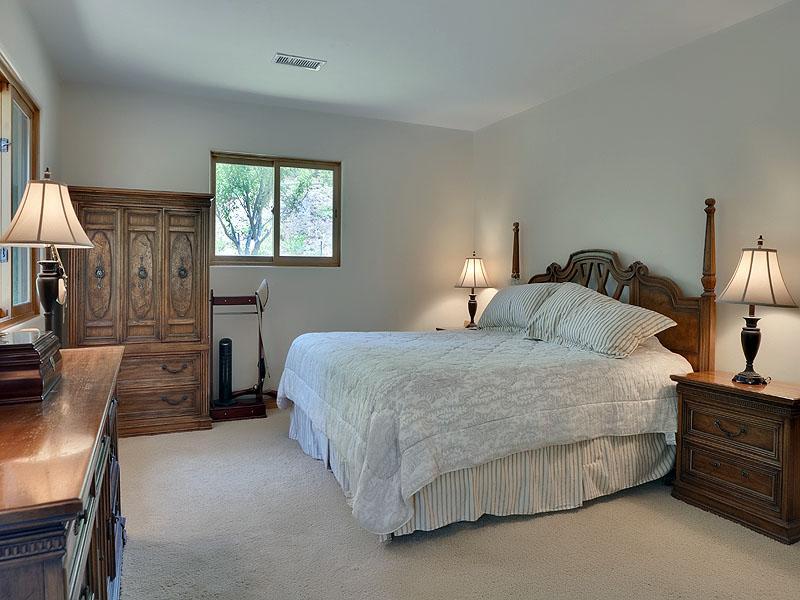 1365 Estrella Dr