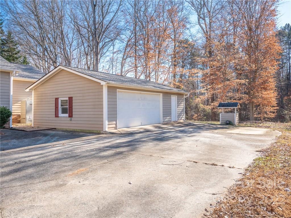 5400 Country Woods Dr