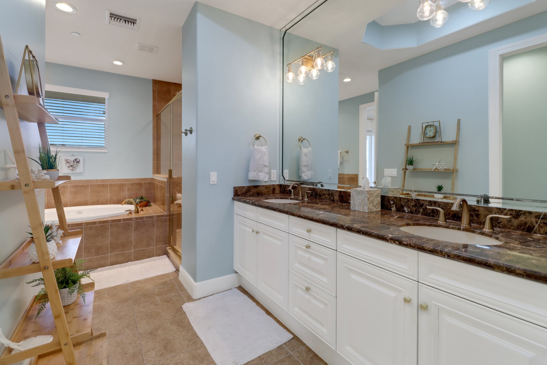 562 Avellino Isles CIR # 201