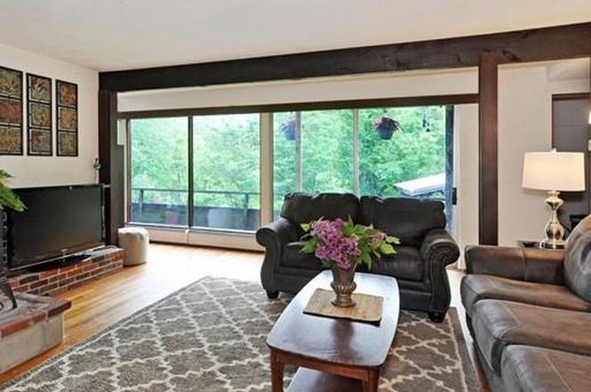 212 Lindsay Pond Rd