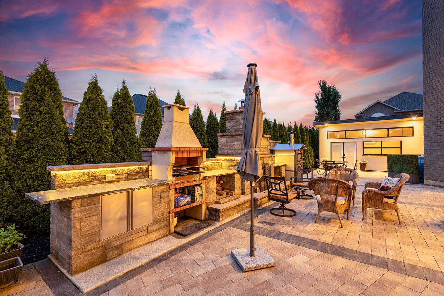 92 Eringate Ct