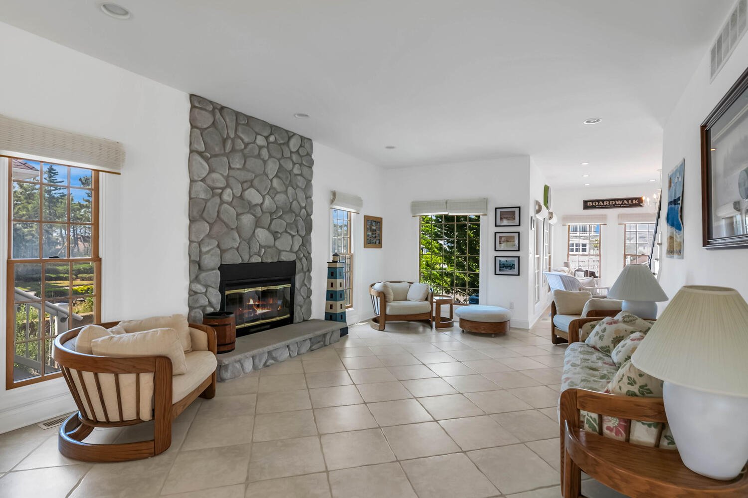 Summer Rental on the Oceanfront with Pool