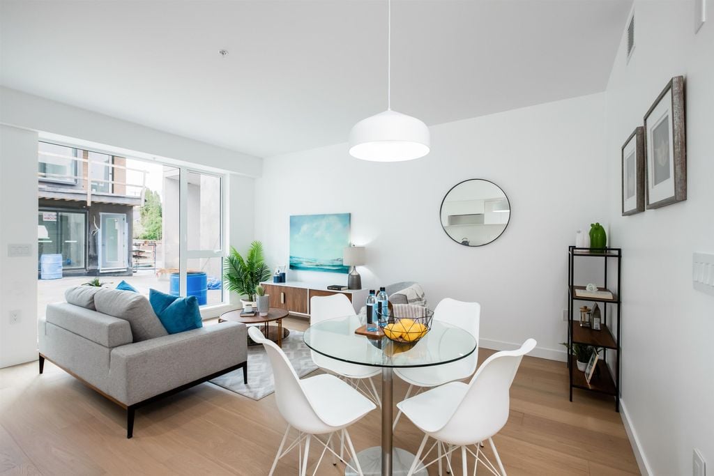 82 W King Edward Ave