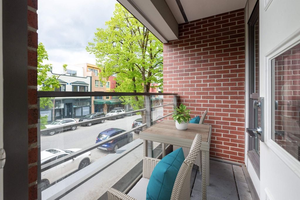 3456 Commercial St, #211