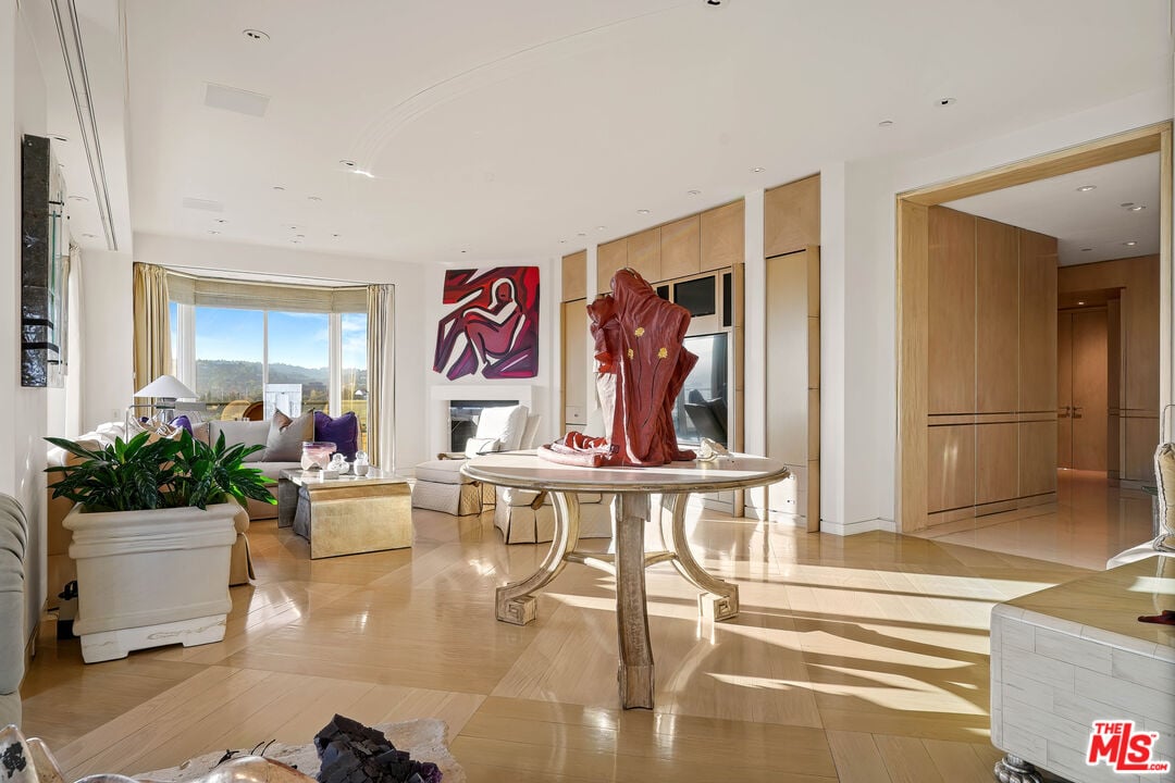 10601 Wilshire Blvd Unit: 20C