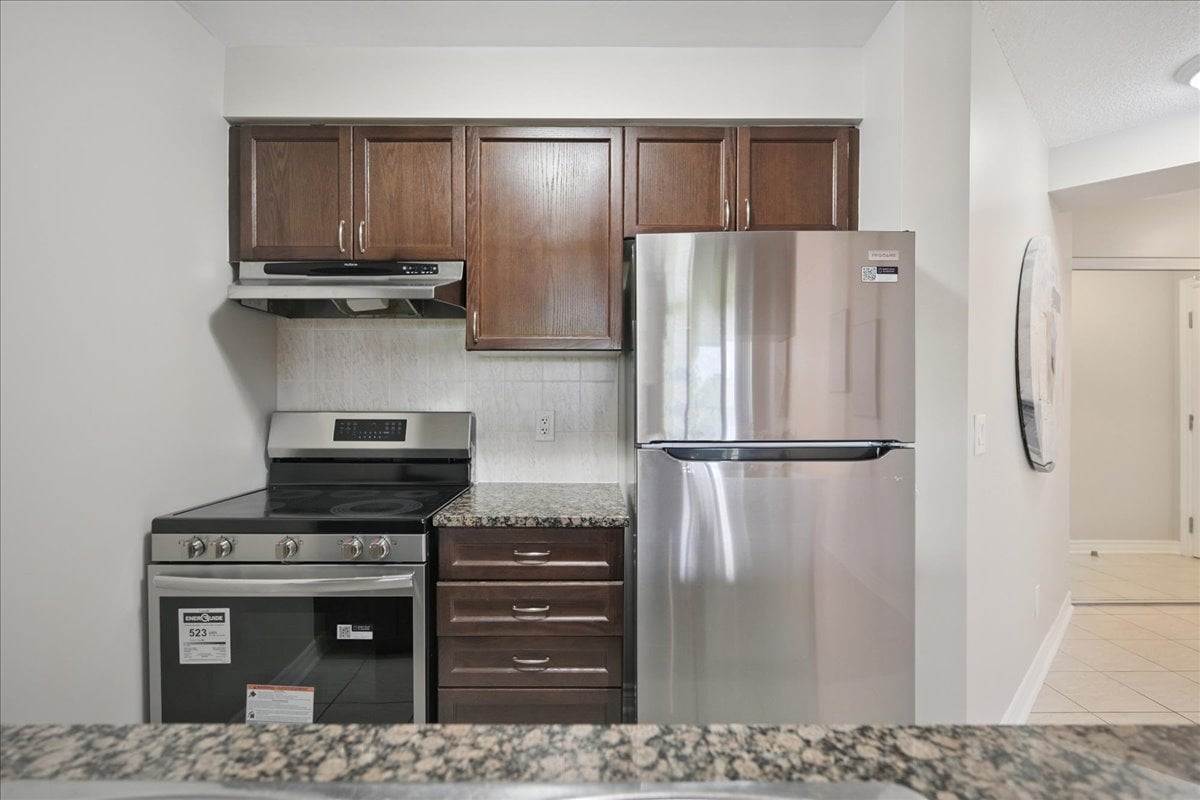 Bright and Spacious Corner Unit