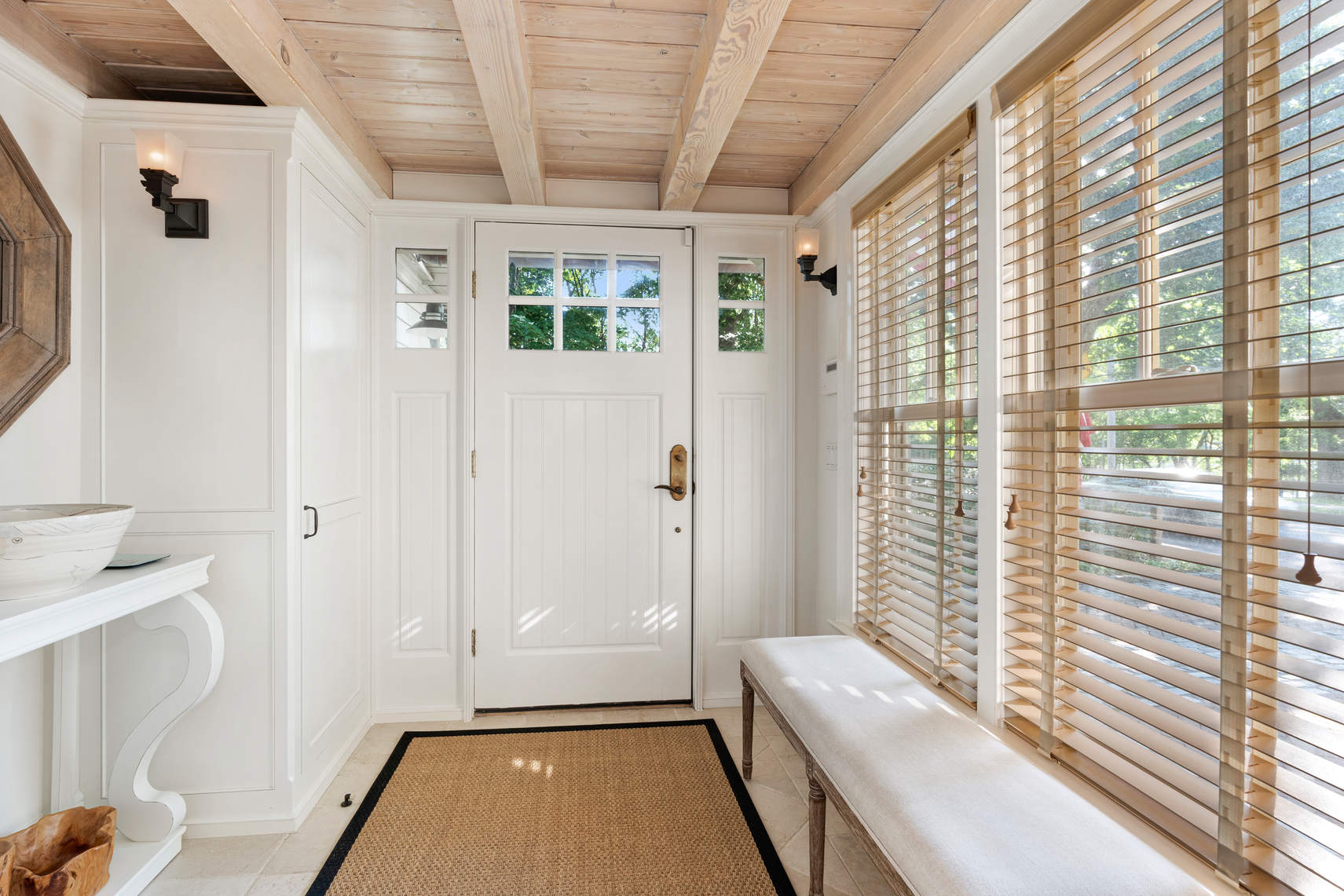 Picture Perfect Sag Harbor Village Cottage with Serene Water Views