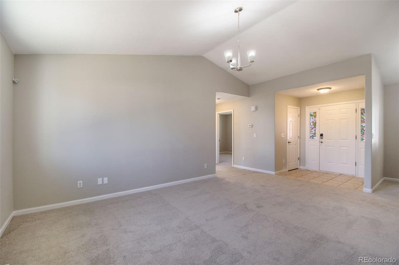 568 N 12th Court