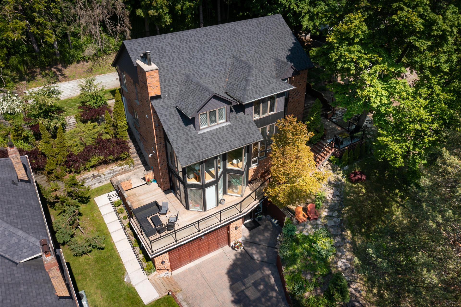26 Bethune Blvd
