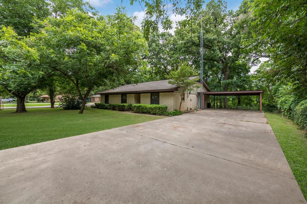 967 Greenwood Ln