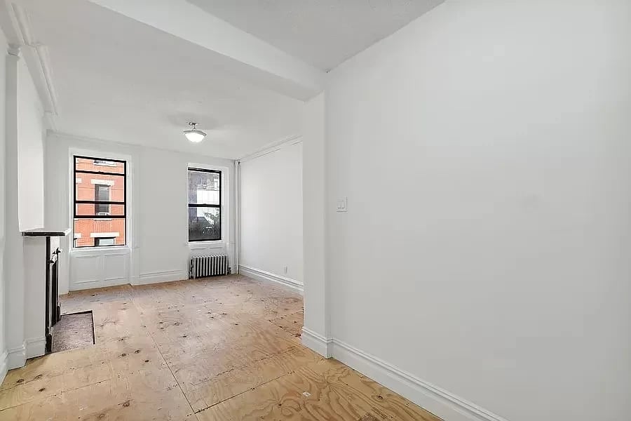 346 W 48th St #4W