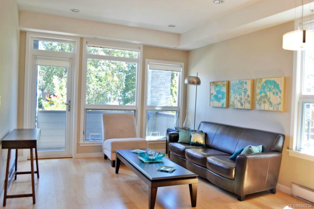 501-924 Esquimalt Rd