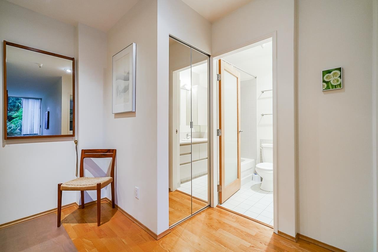 101-1737 Duchess Avenue, West Vancouver