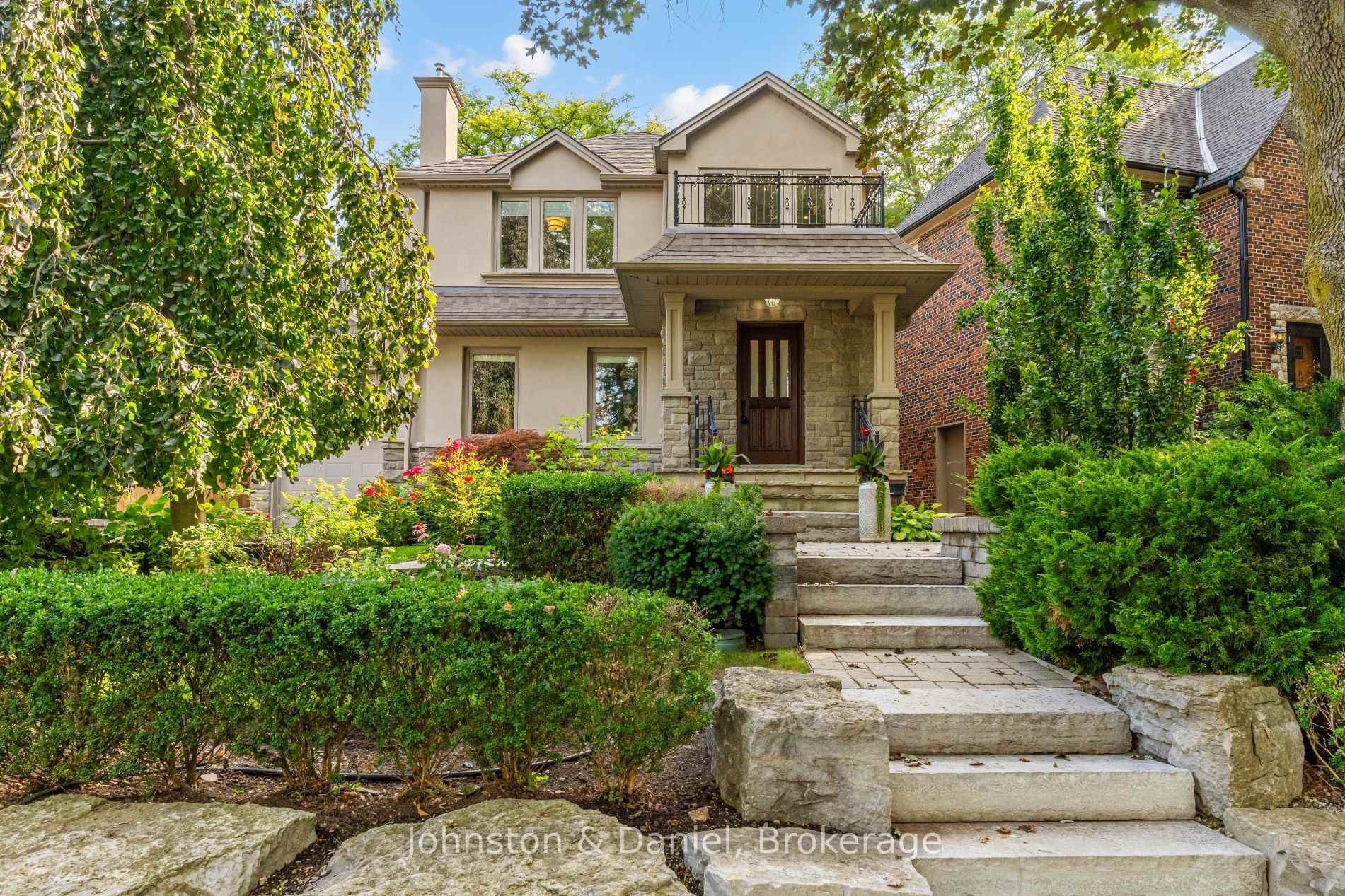 77 Lawrence Crescent