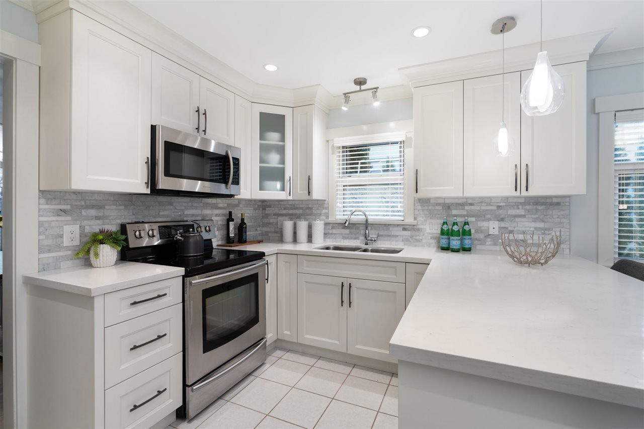 38-889 Tobruck Avenue, North Vancouver