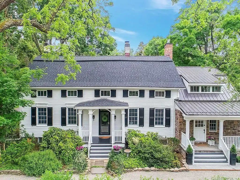570 W Saddle River Rd