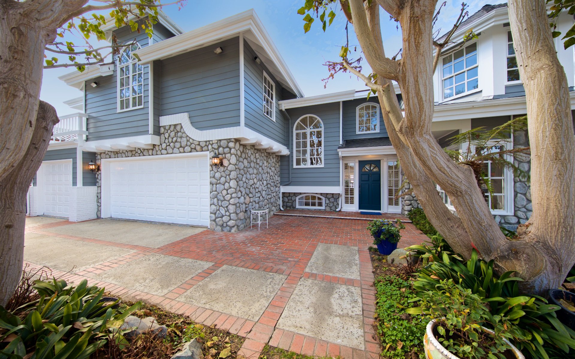 1210 Neptune Ave