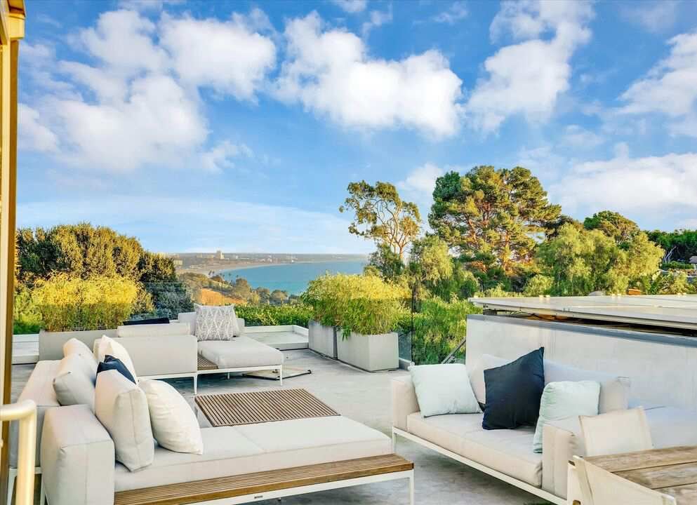 318 Bellino Dr, Pacific Palisades