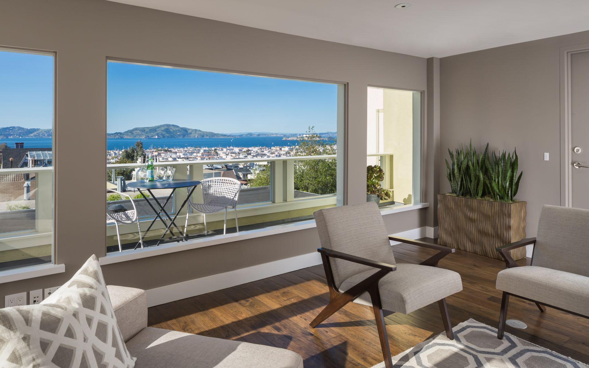 Contemporary Gem In Cow Hollow