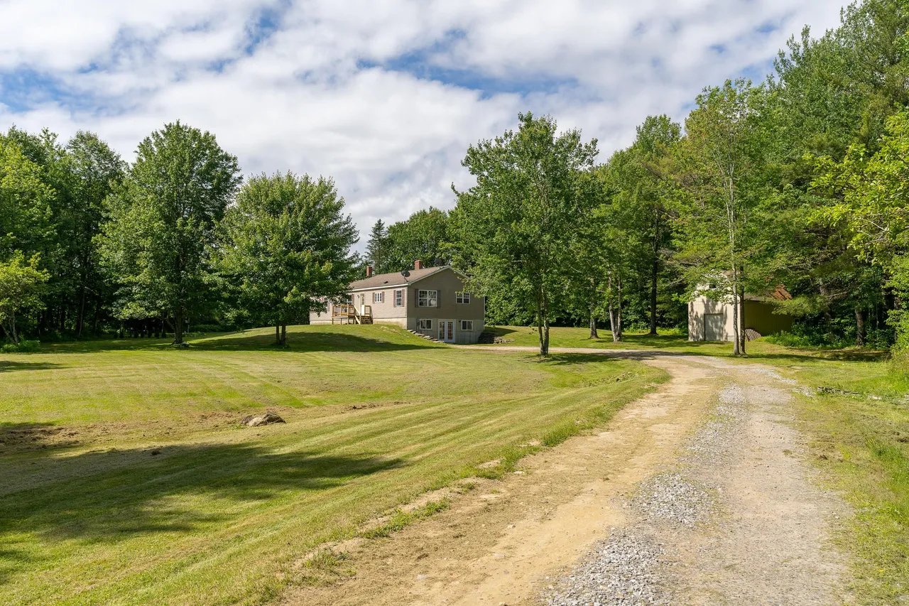 New Listing! 256 Meadow Road, Topsham, Maine – $459,000